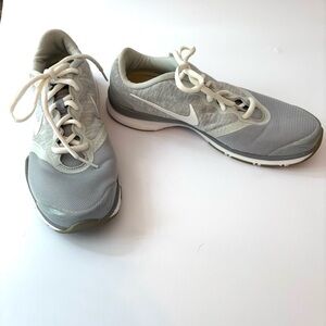 Nike Women’s Athletic Training Shoes / Size 7.5
